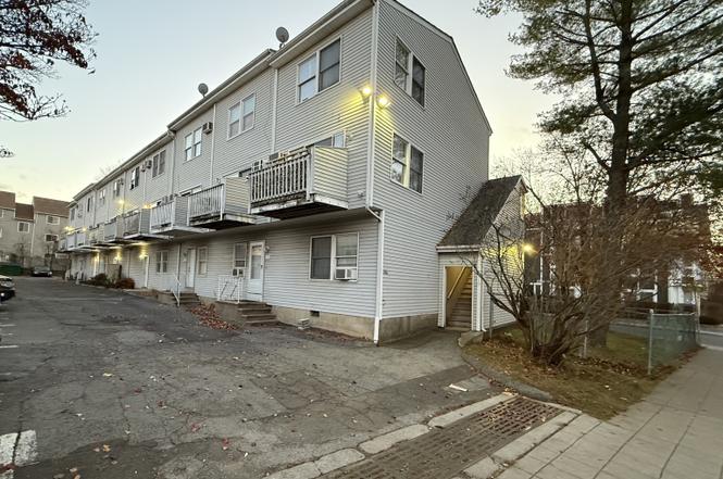 186 Stillwater Ave Apt 129