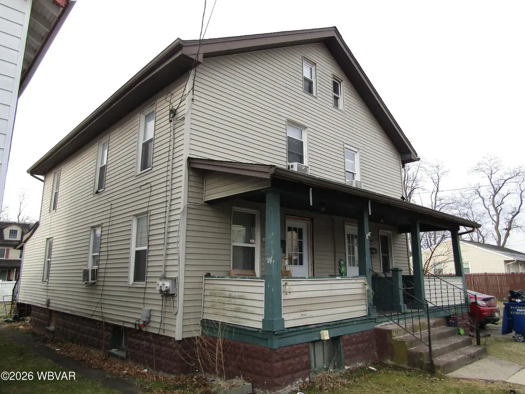 2411-2413 Linn St