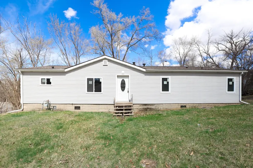 300 E Front St