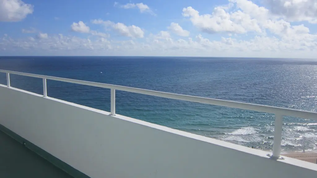 4050 N Ocean Dr #1504