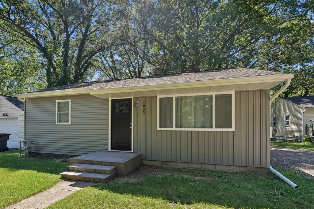 1052 Woodward Ave