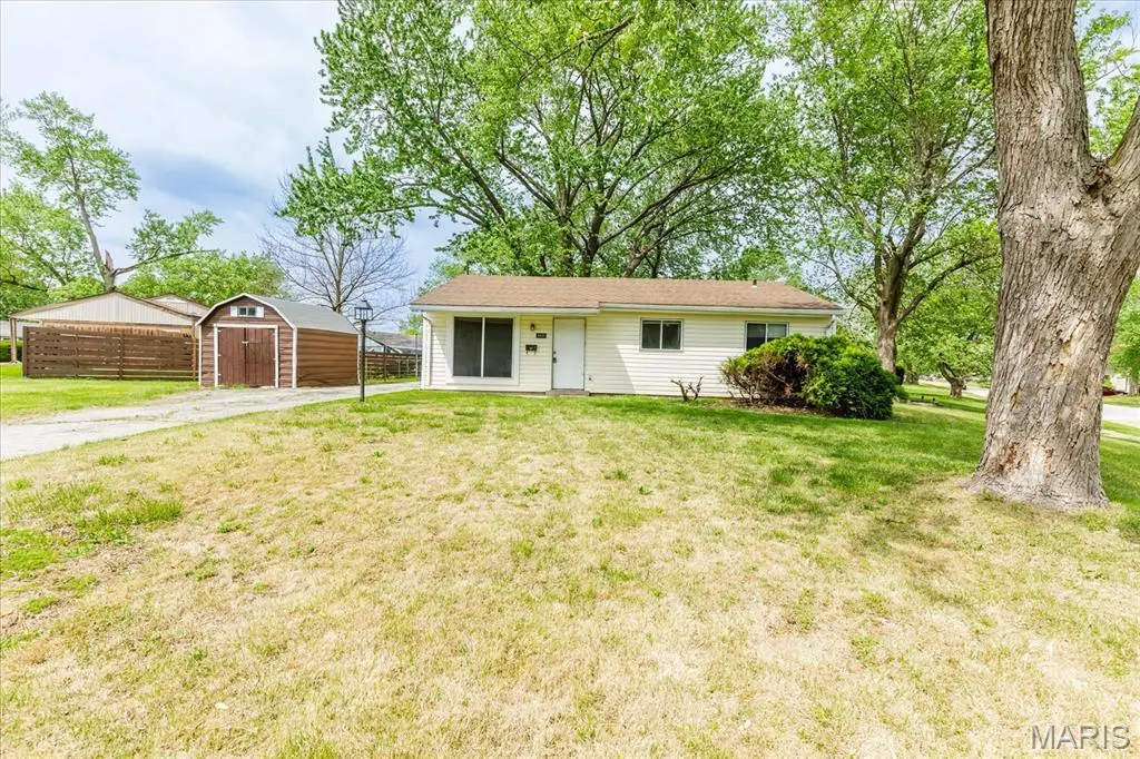 2435 6th Ln