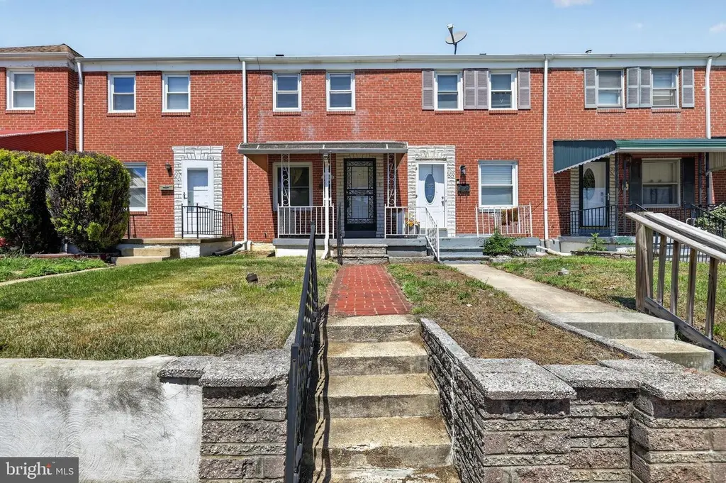 2233 Firethorn Rd
