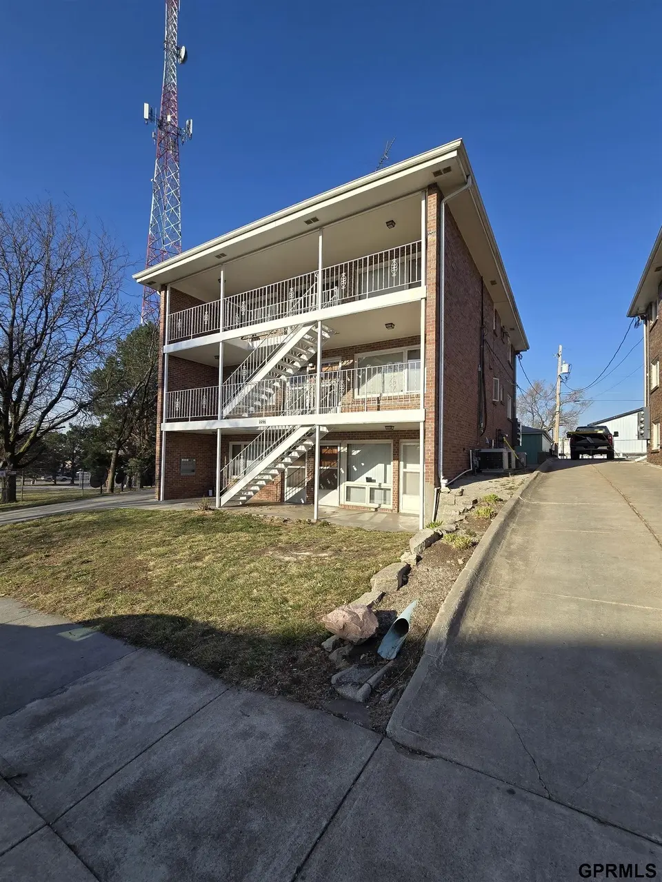 3255 S 12 St