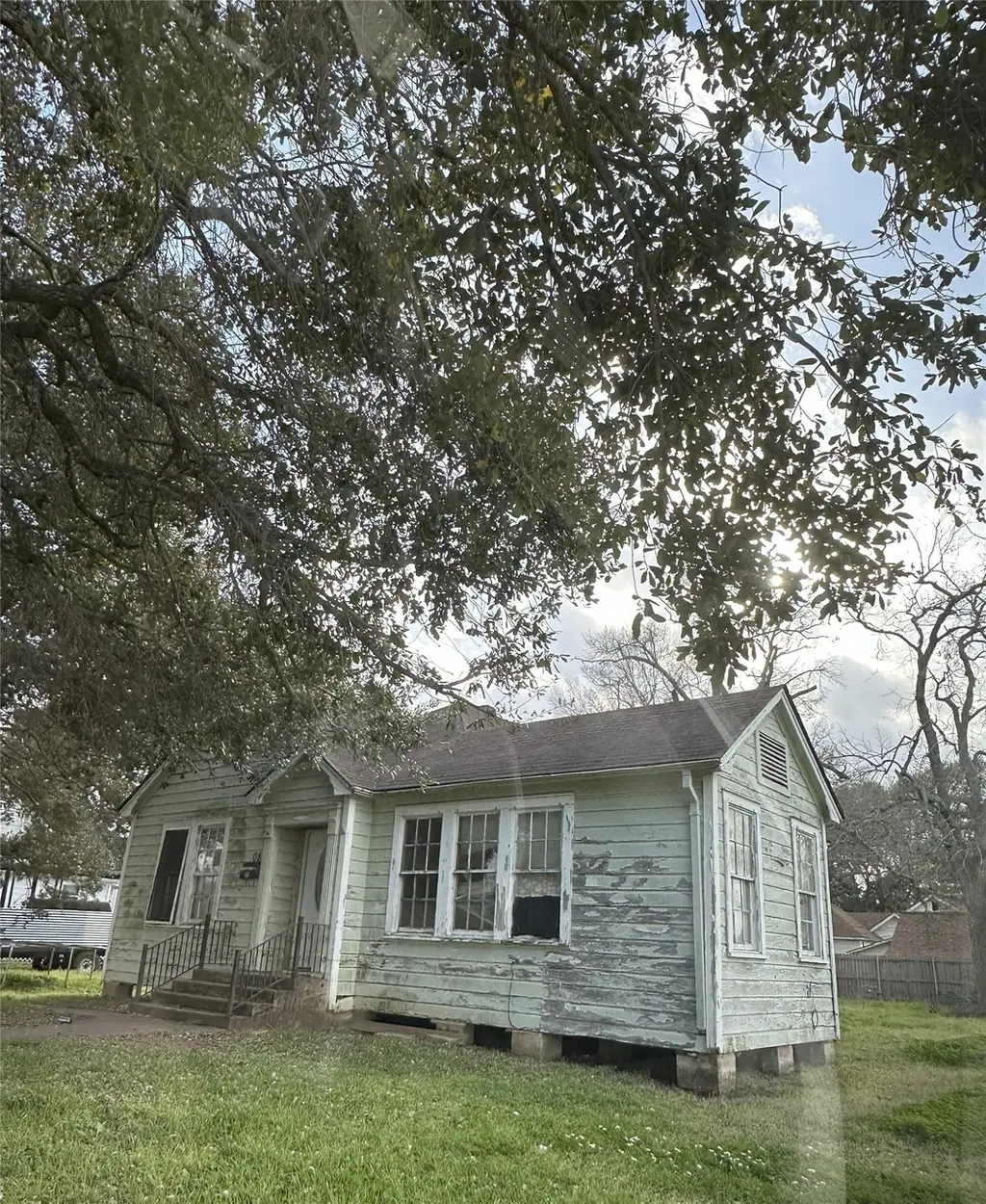 1108 Macarthur St
