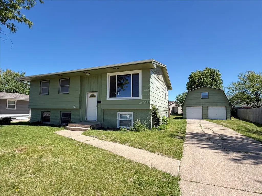 1900 Daleview Dr