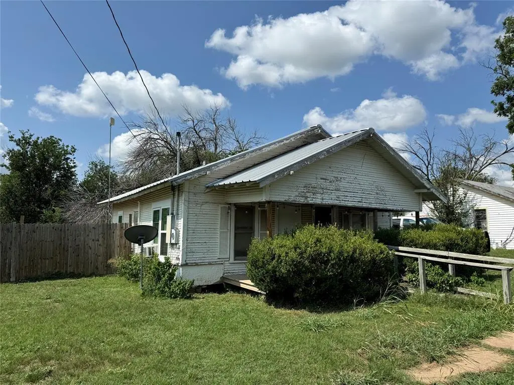 308 E 4th St