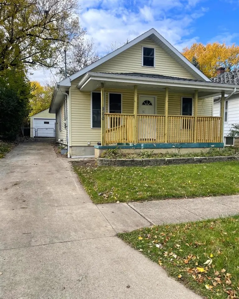 960 Mann Ave