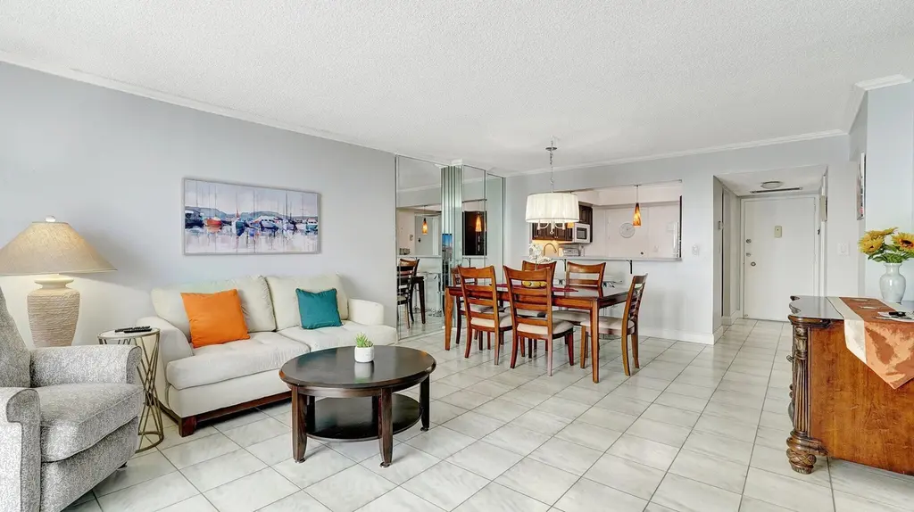 427 Golden Isles Dr Unit 5j