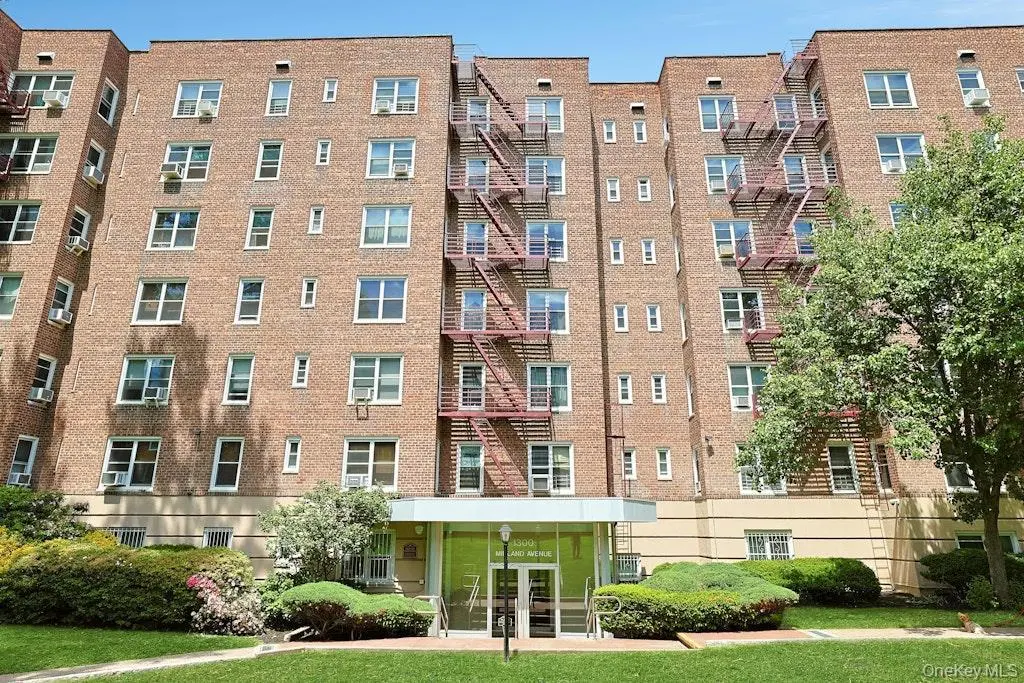 1300 Midland Ave Unit C39