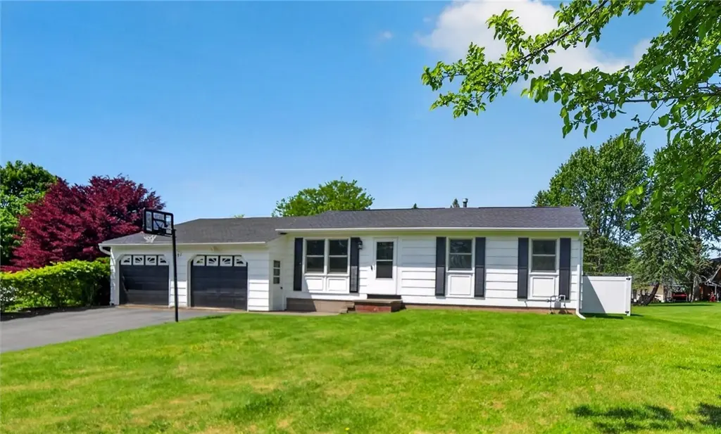 251 Farmview Dr