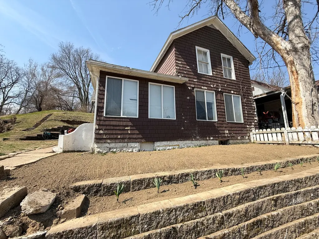 143 Diagonal St