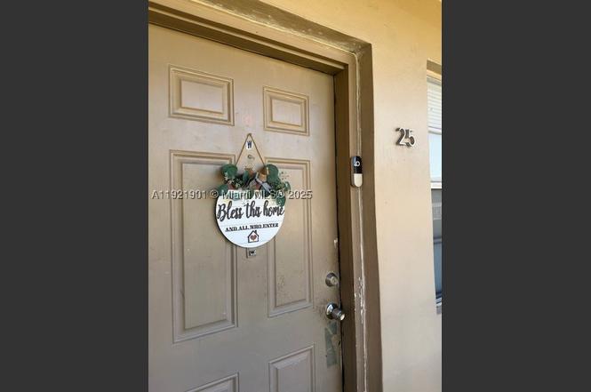 1350 NE 119th St Unit 1350-25