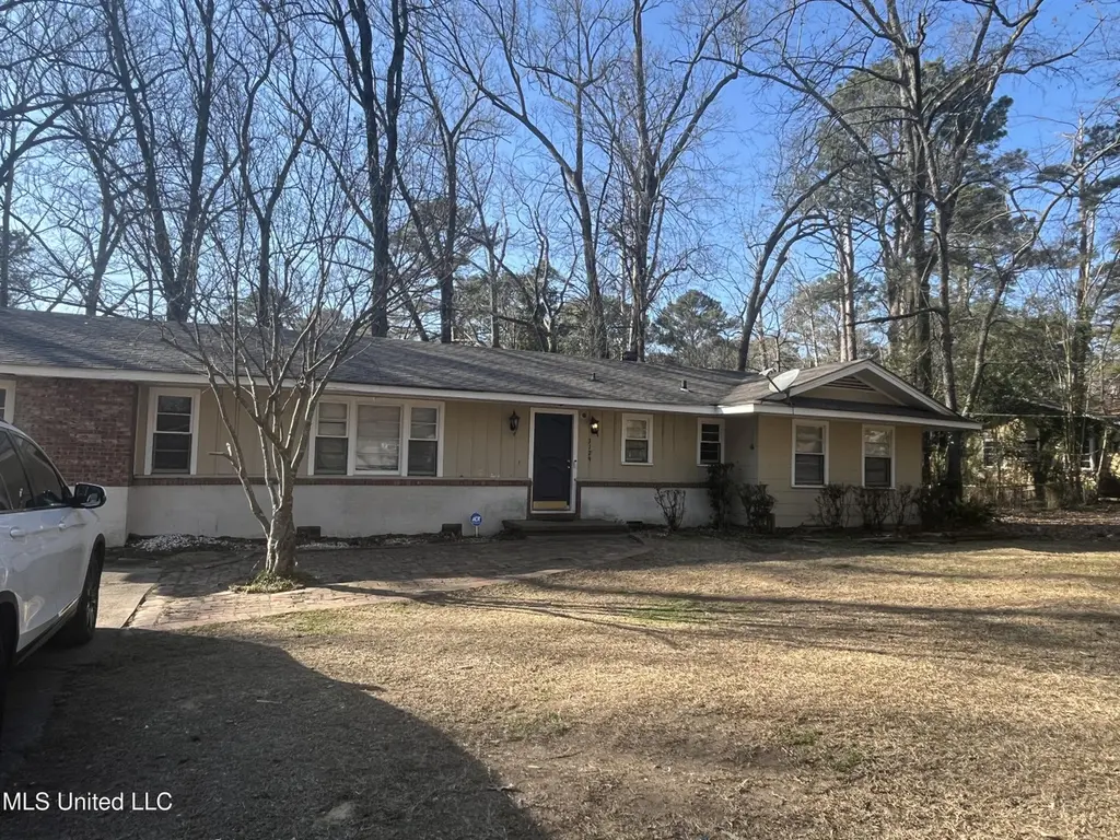 3129 Adrienne Dr