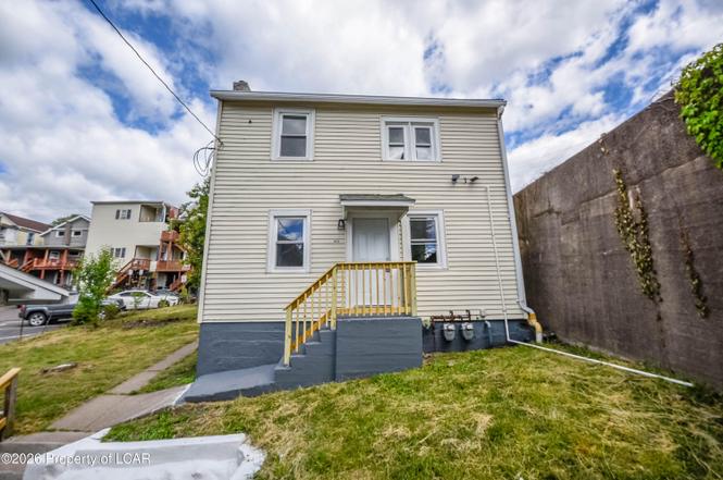 451 Moss St