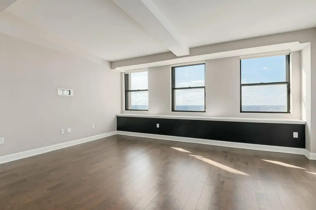 50 W Broad St #2403
