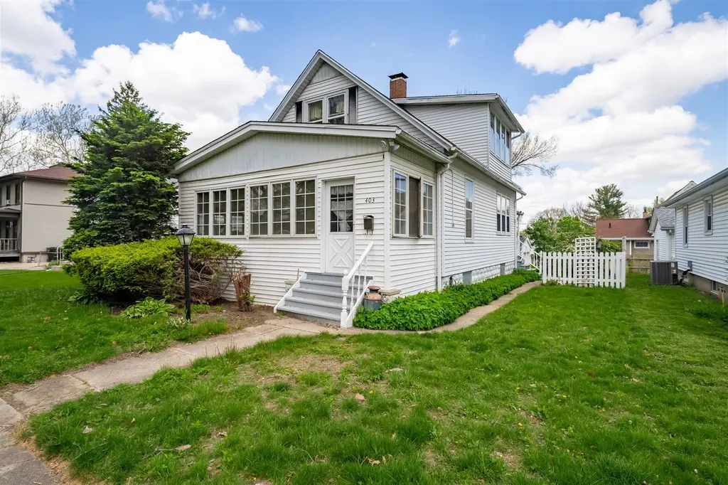 403 W Kelsey St