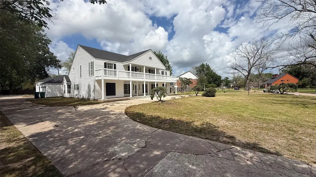 4409 Hillbrook Dr