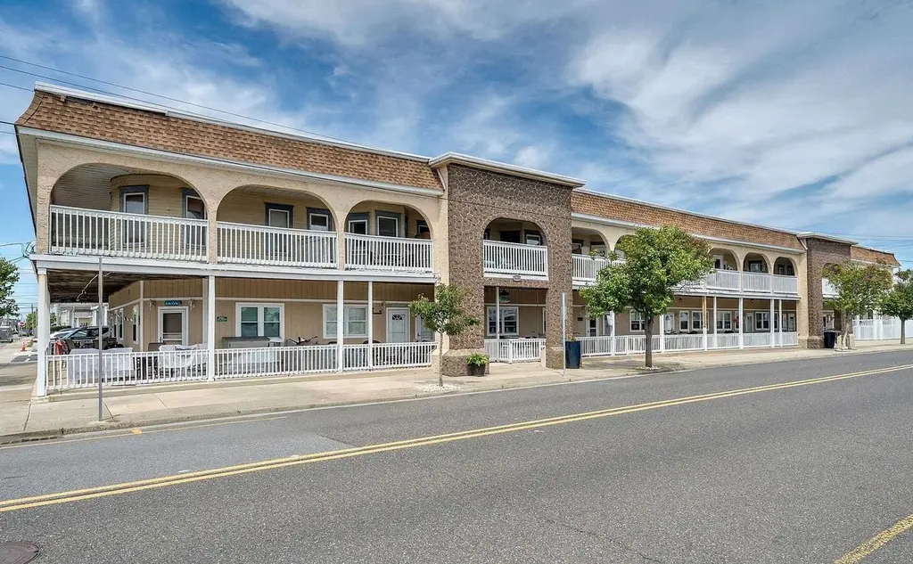 5600 Seaview Ave Unit 1
