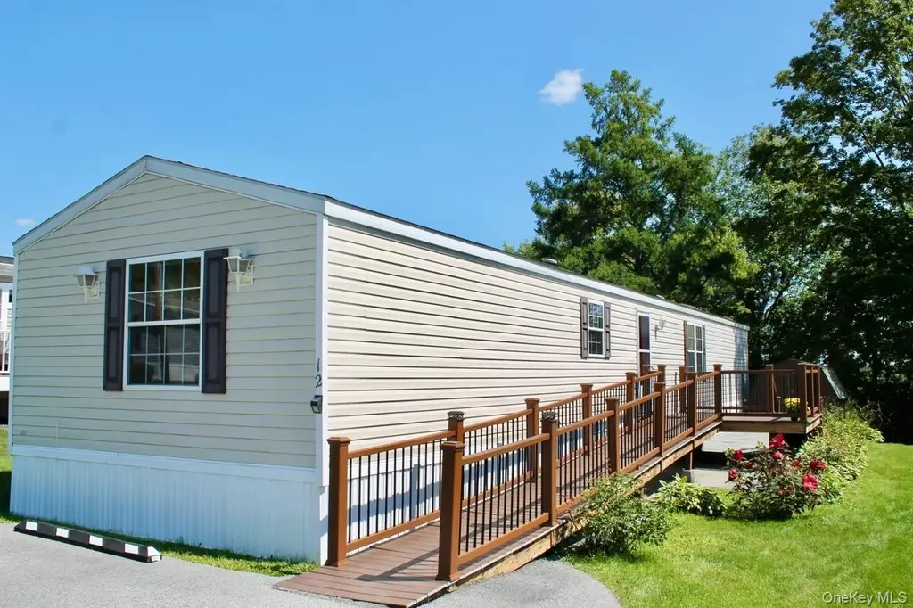 12 Hidden Valley Dr