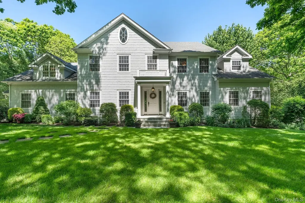 6 Woodruff Ln