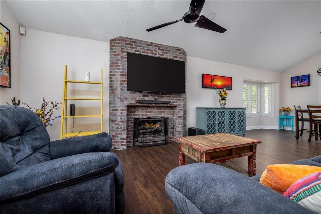 49070 Tango Ct