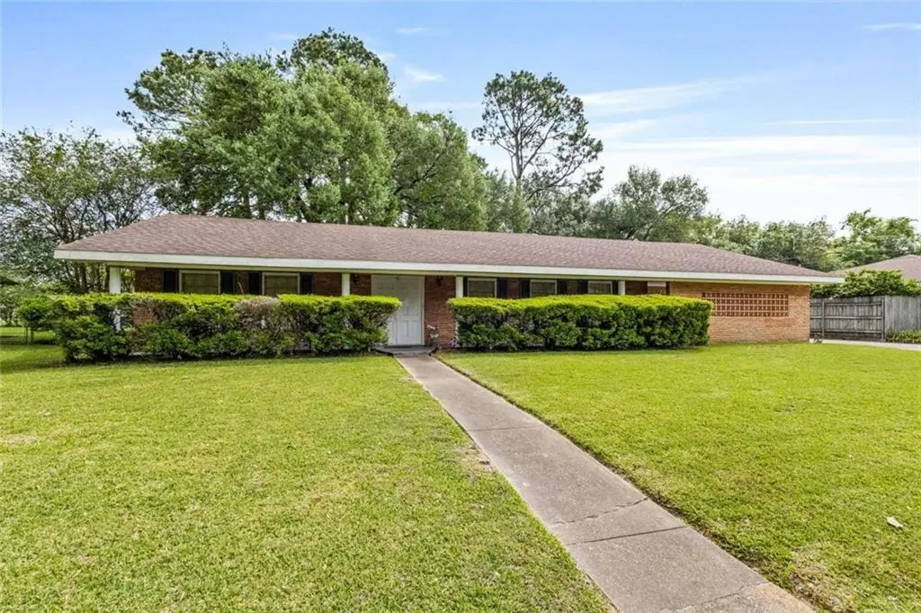 203 Robert Lee Cir