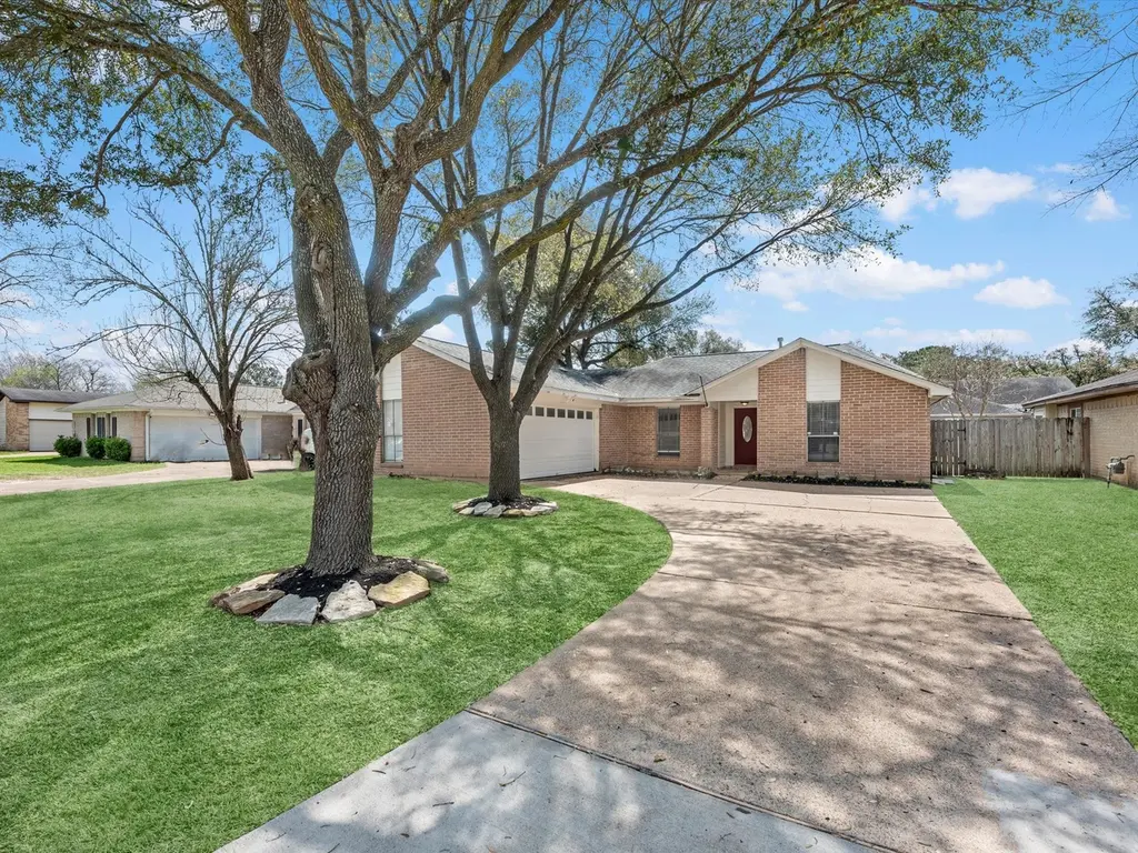 17519 Sundrop Ln