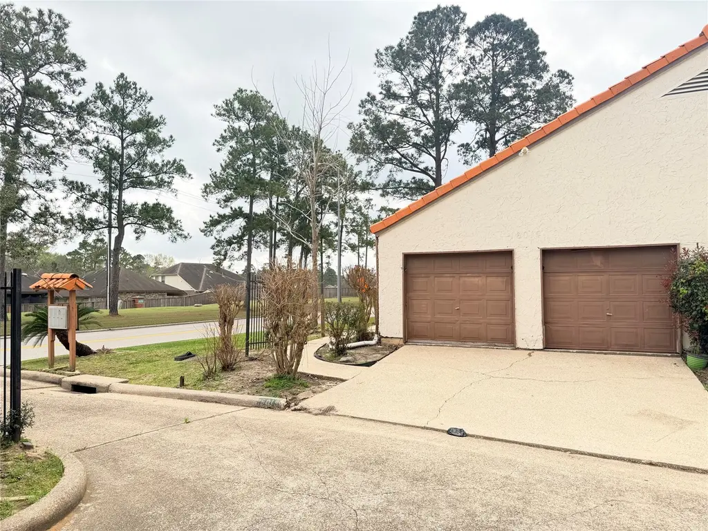 16015 Golf Club Dr