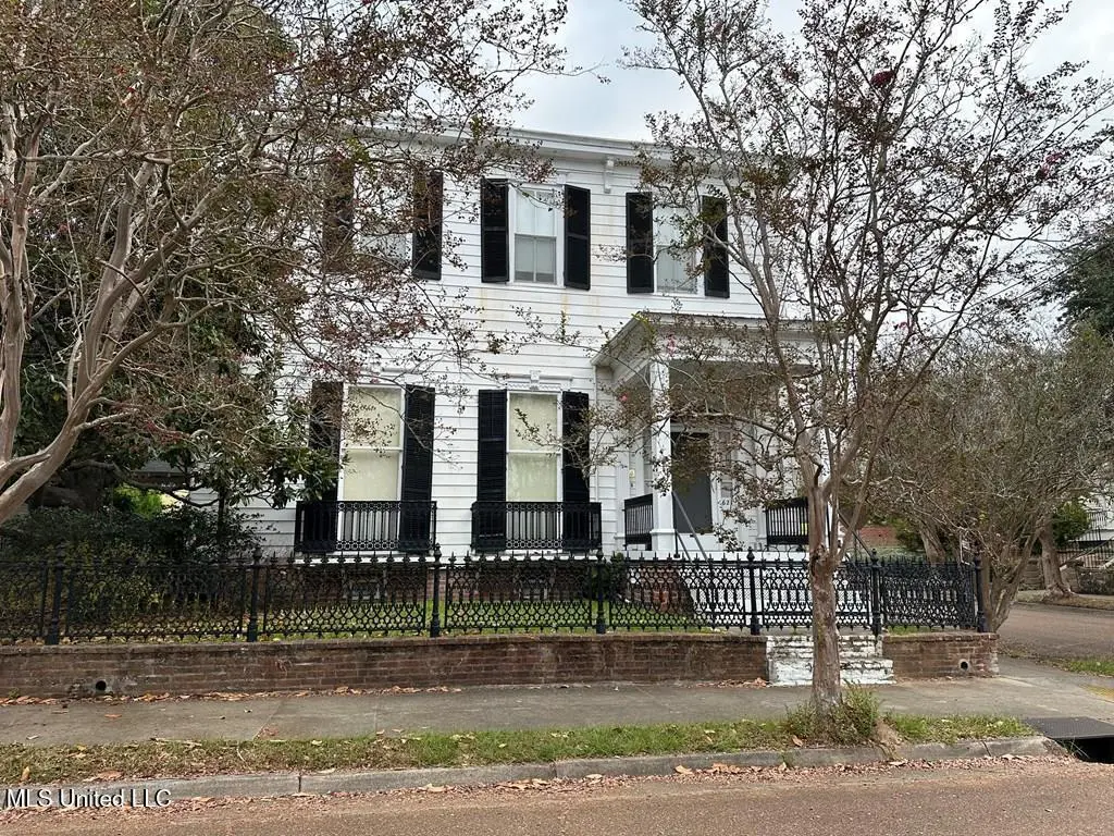 621 Washington St