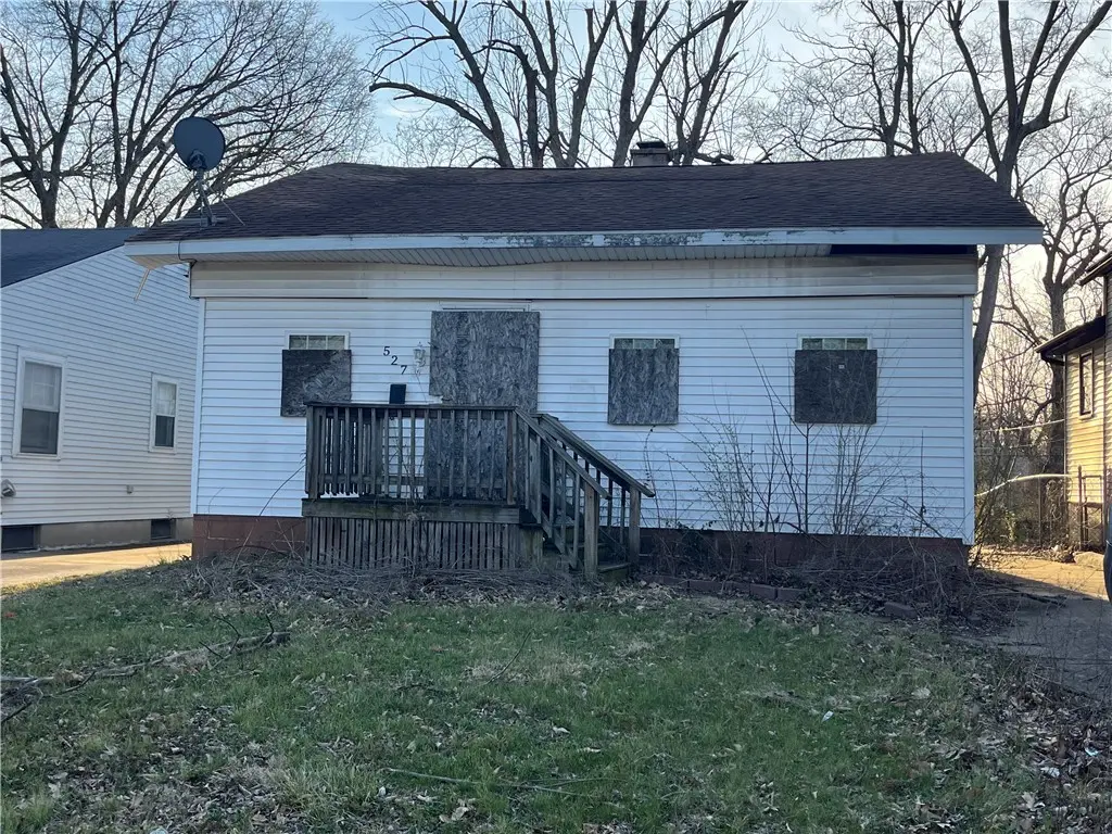 527 Boyd St