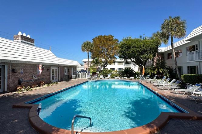 350 S Cypress Rd #522
