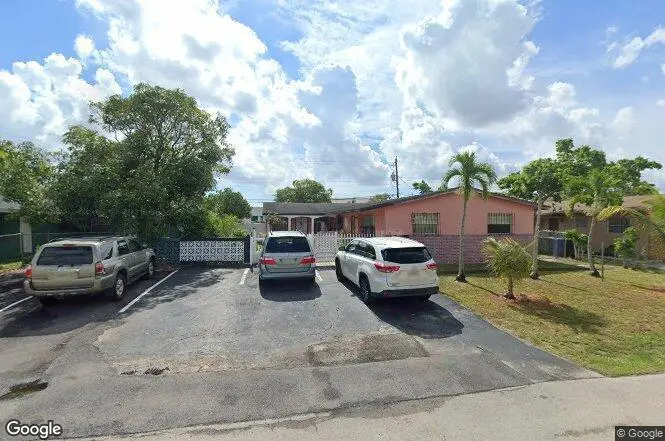 310 SW 27th Ter Unit 1-2