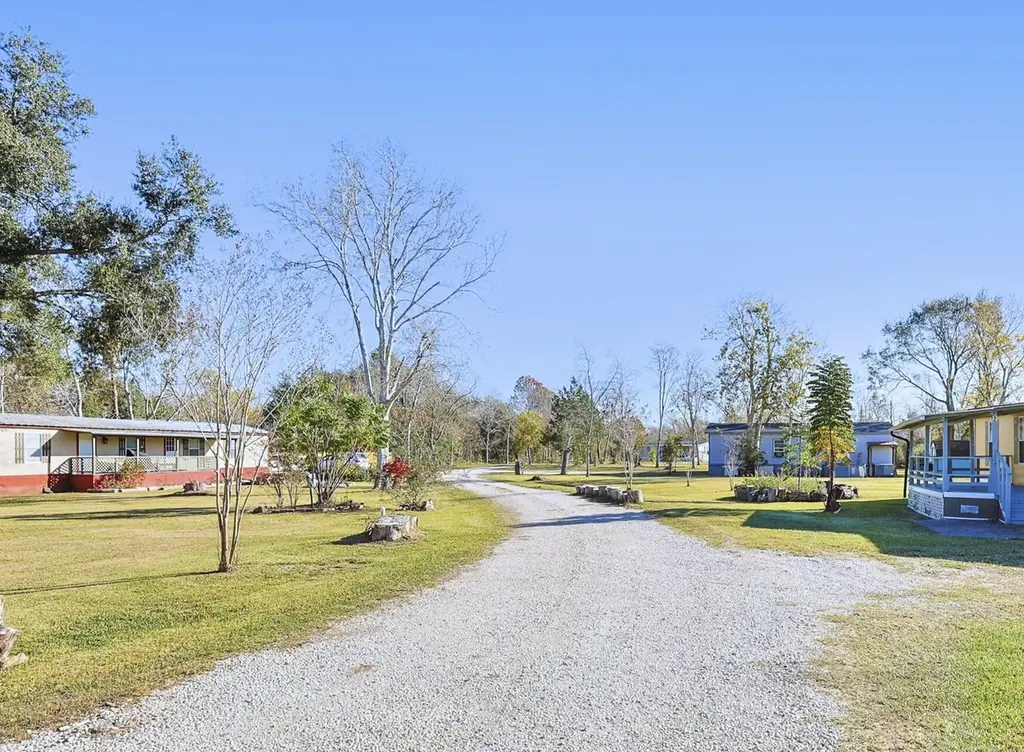 1749 Max Rd
