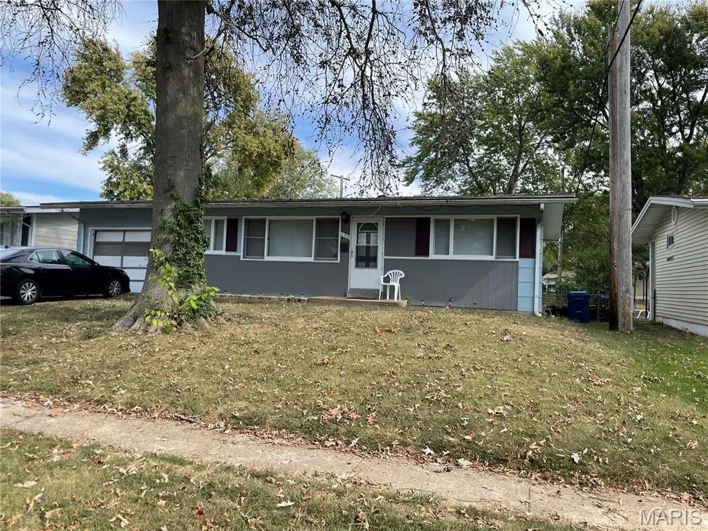 130 Dauphin Ln