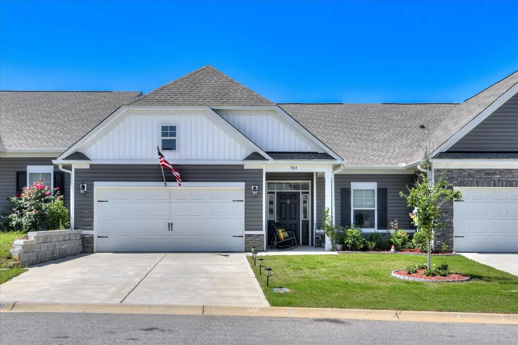 984 Manitou Cir