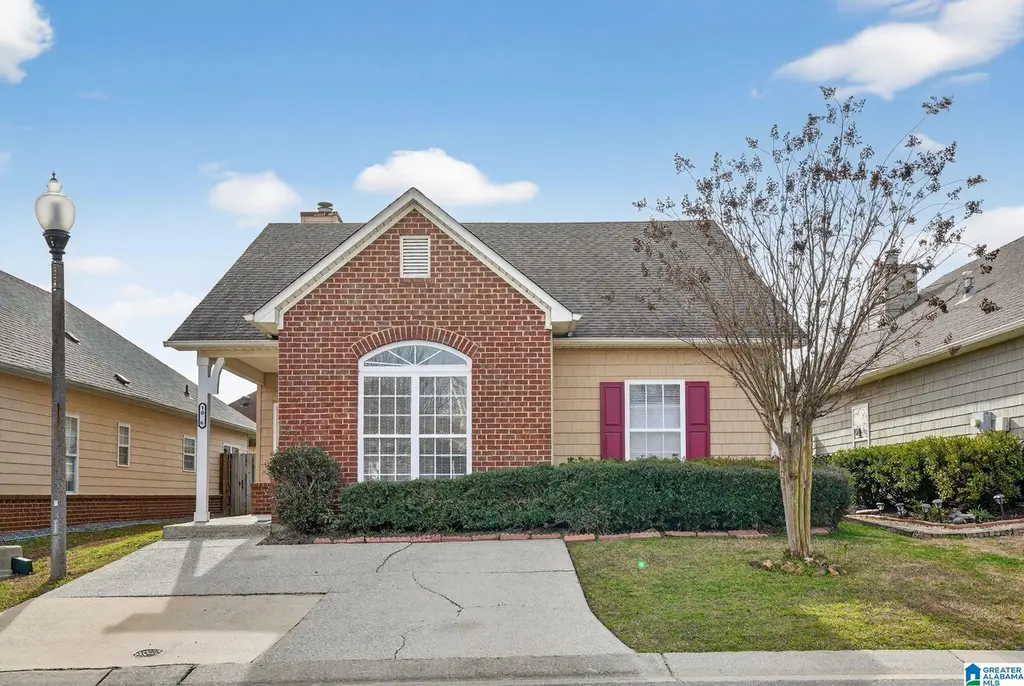 1076 Fairbank Ln