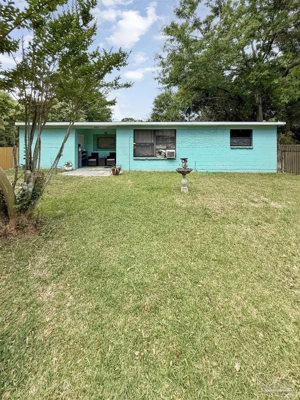 8511 Cherry Ave