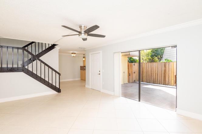 1700 Embassy Dr #305