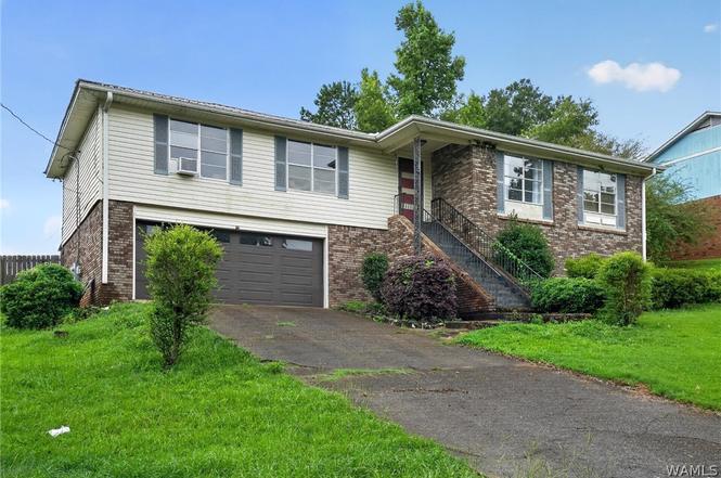 4529 2nd Pl NE
