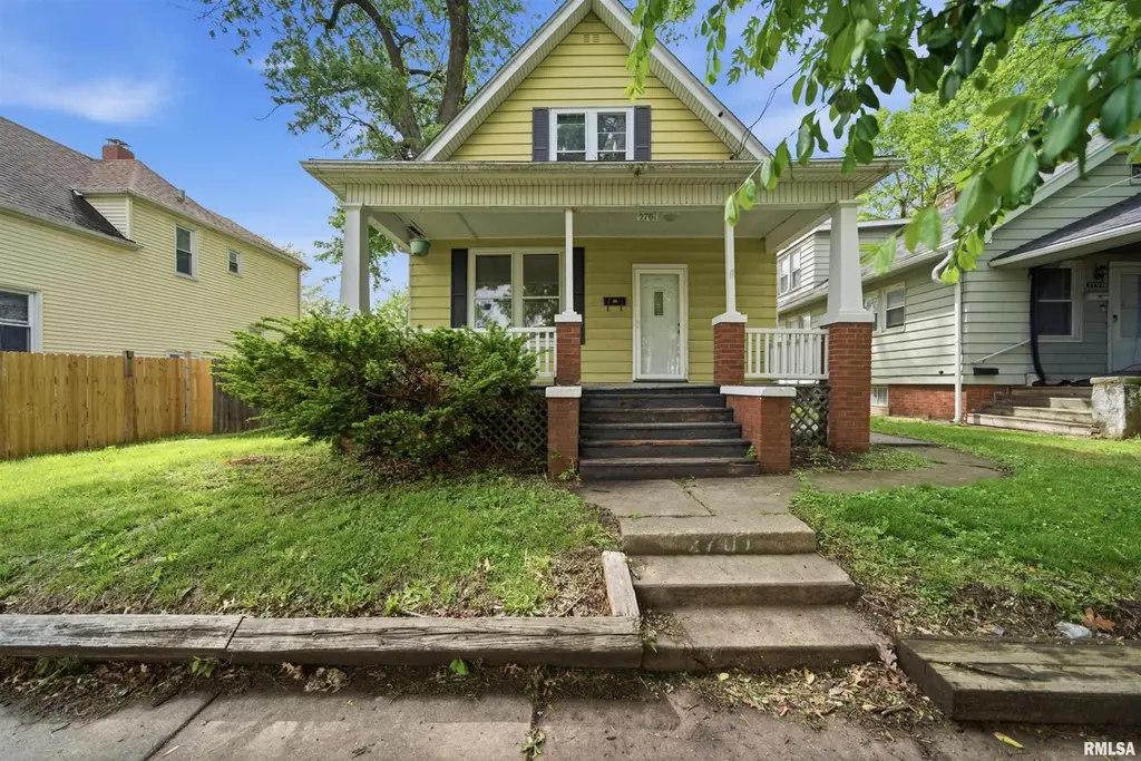 2701 N Dechman Ave