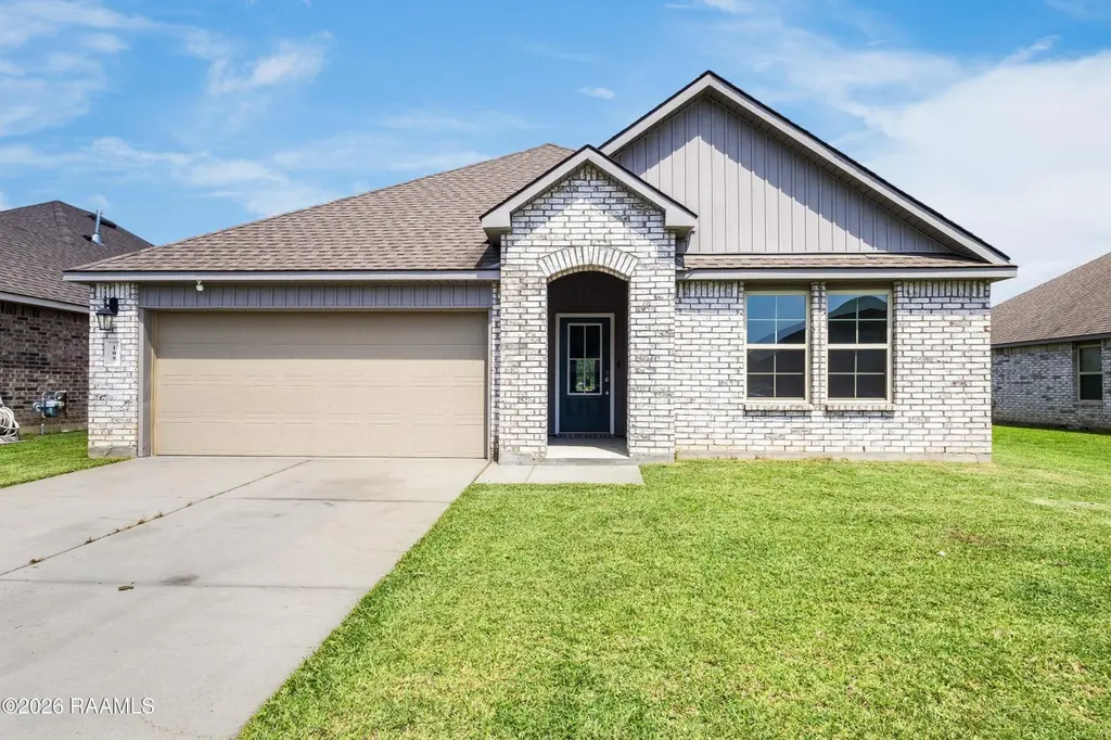 105 Chestnut Oak Dr