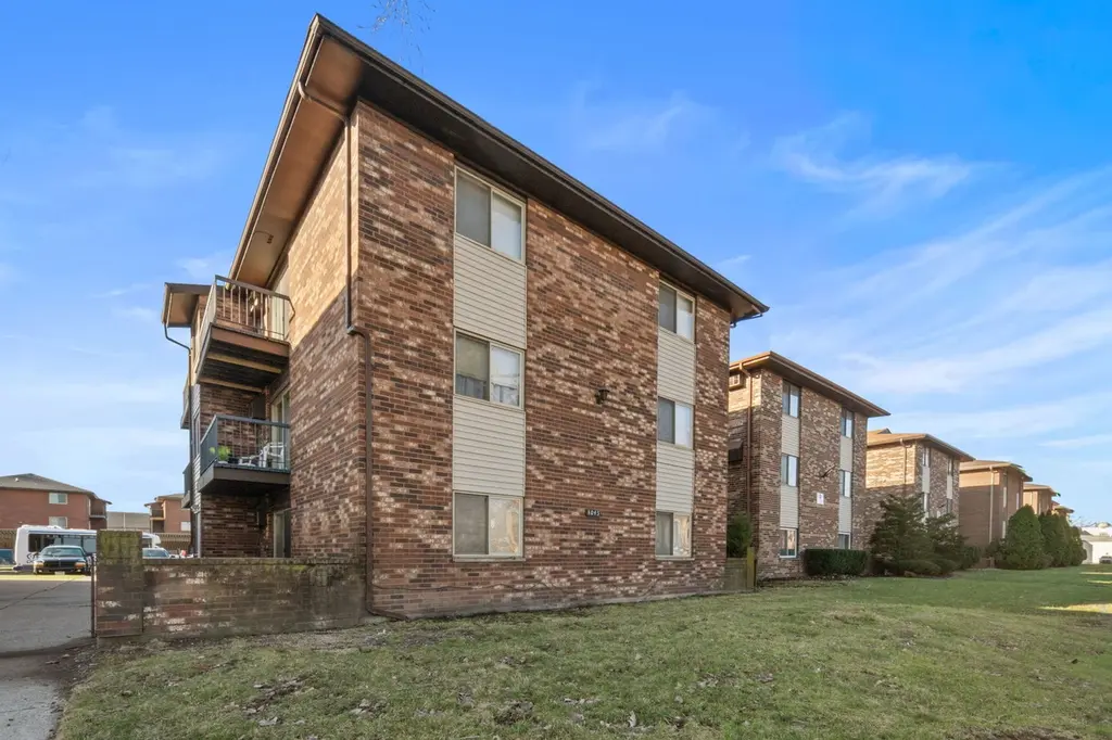 3045 Bernice Rd