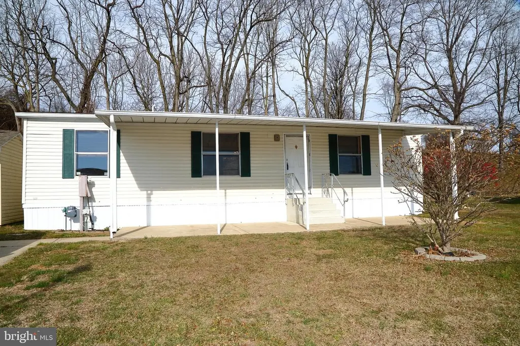 699 Lilac Dr