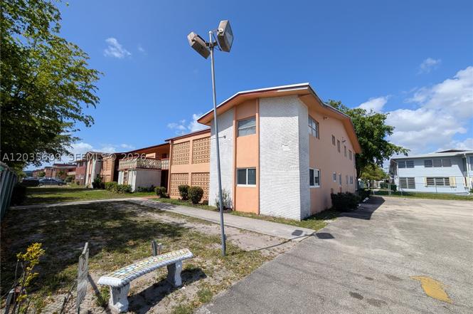 19080 NE 3rd Ct #311