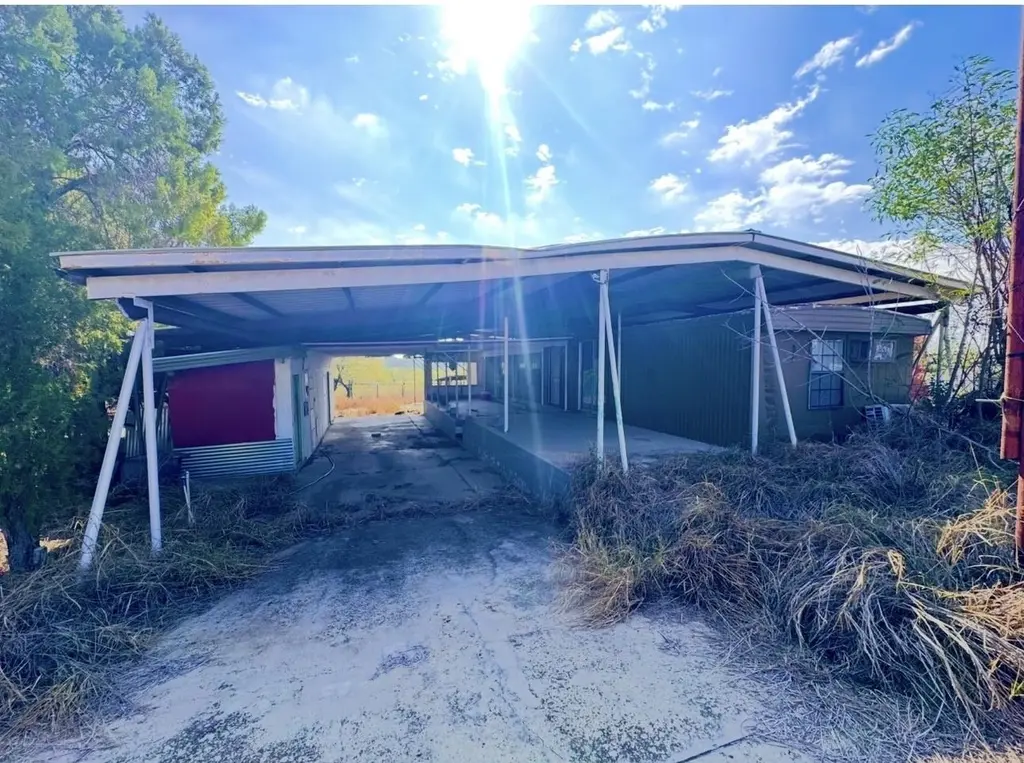 1608 Siesta Ln