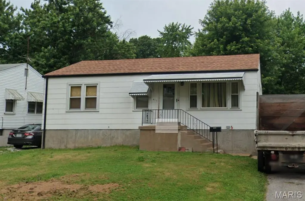 411 Warford Ave