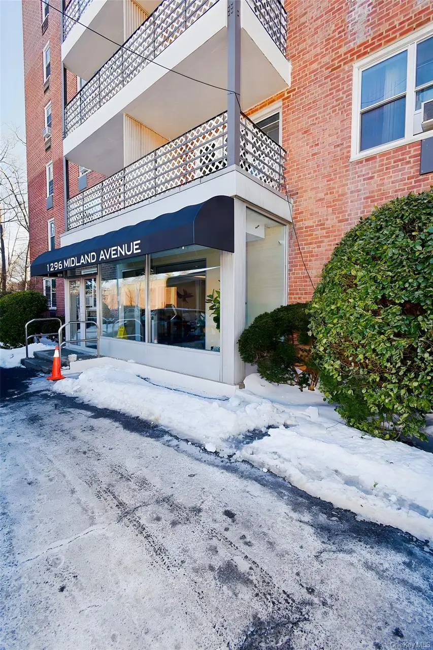 1296 Midland Ave Unit 5G