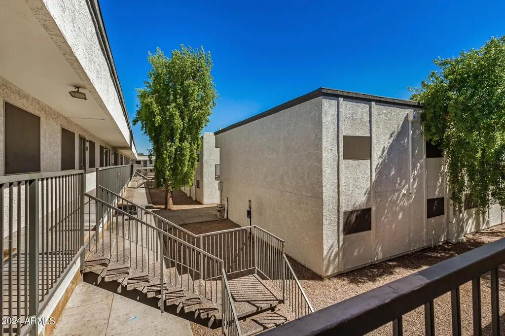 18202 Cave Creek Rd Unit 5 units