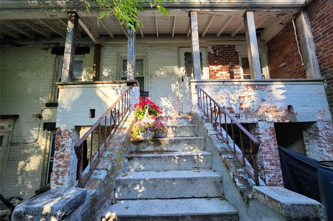44-46 Kinney St